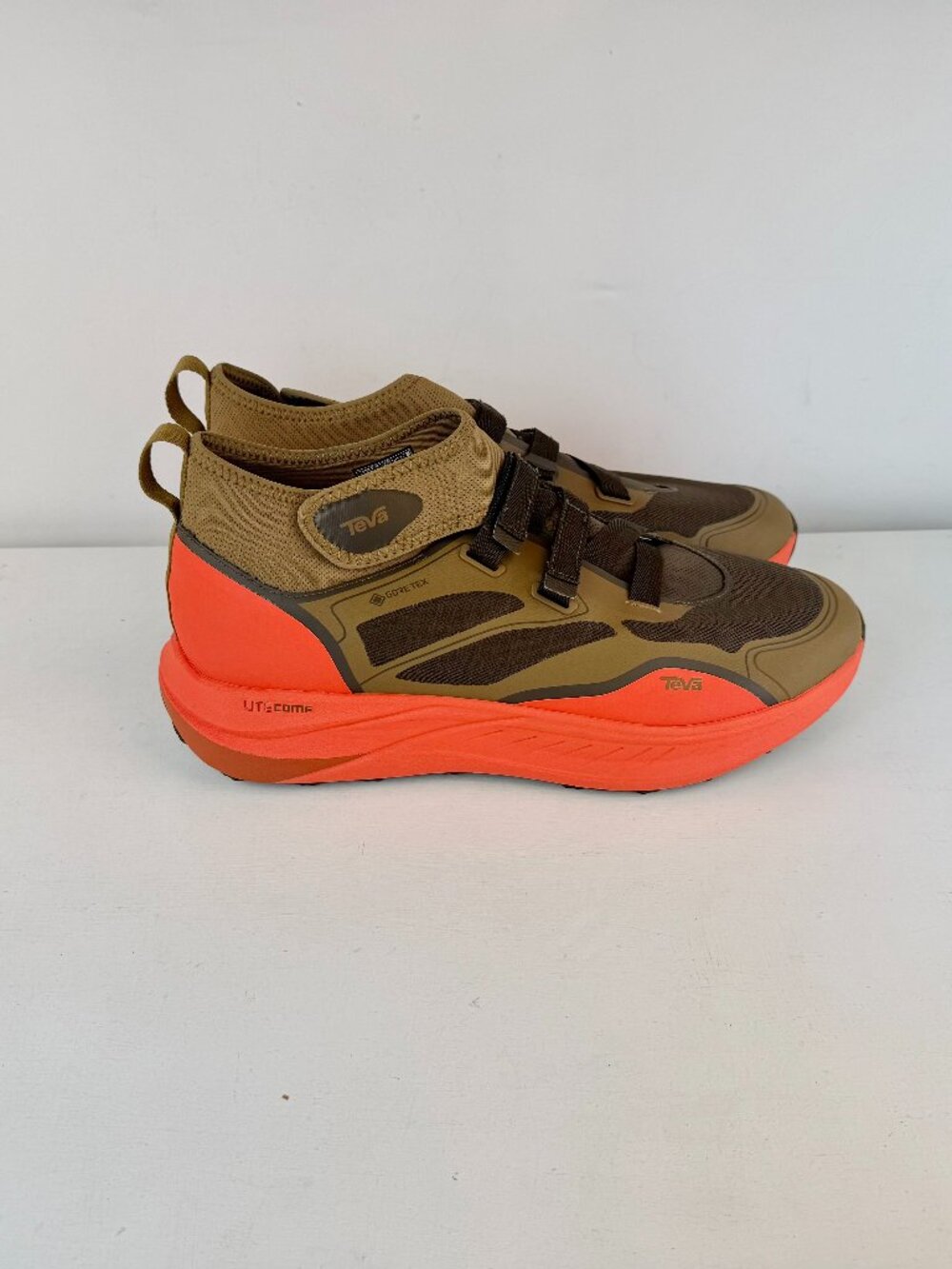 Men's 14 - Teva Trailwinder Mid Hiking Gore-Tex Sneaker - Breen/Mandarin Red